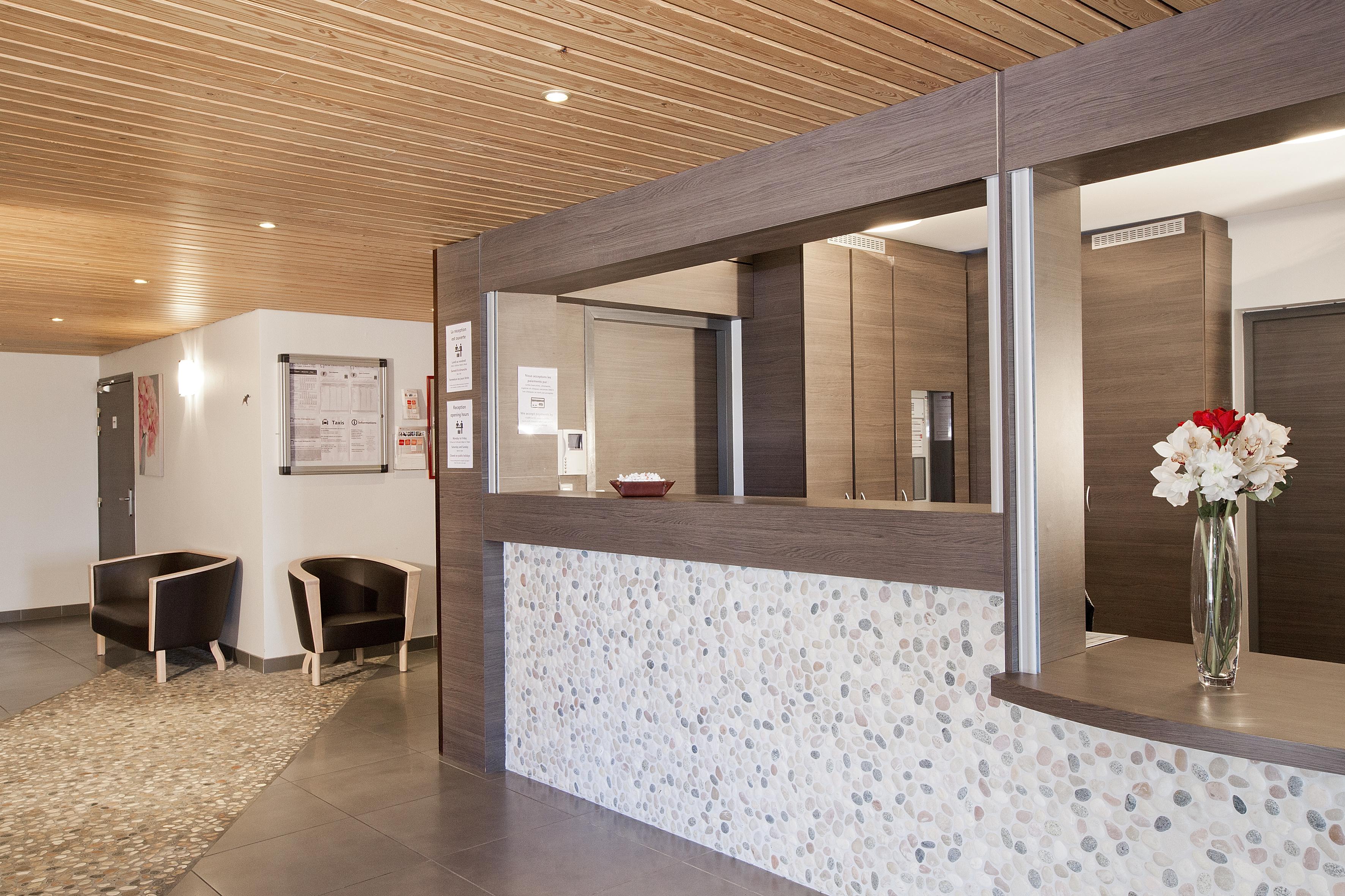 Sejours & Affaires Geneve Gex Les Rives Du Leman Aparthotel Exterior photo