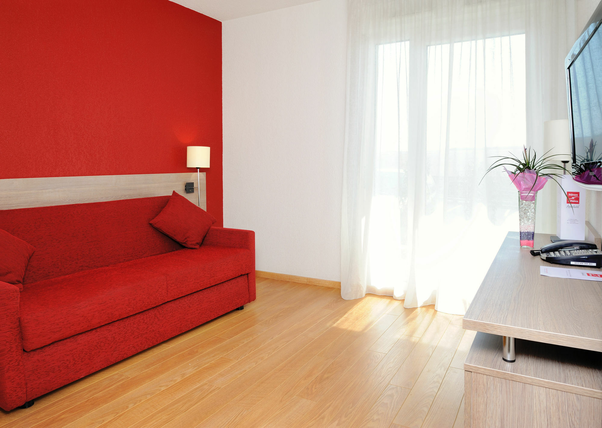 Sejours & Affaires Geneve Gex Les Rives Du Leman Aparthotel Exterior photo